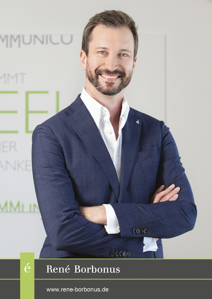Presse-Portrait: René Borbonus mit Banderole